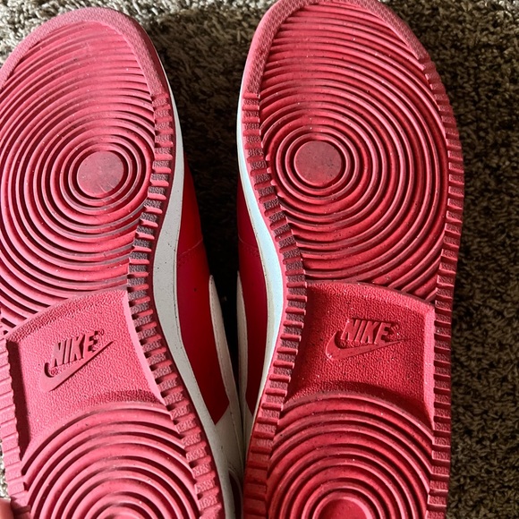 Nike Red and White Low-Top Sneakers - Picture 4 of 4